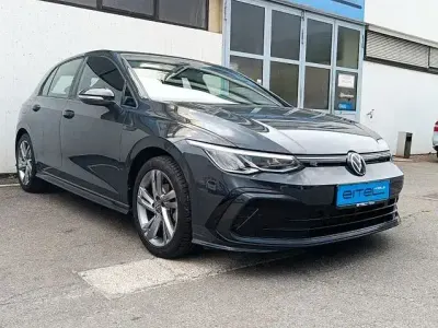 Gebraucht VW Golf VIII R-line 131 PS (96 kW) 2024 Grau Limousine