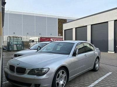 Gebraucht BMW 740 M Sport 306 PS (225 kW) 2005 Silber Limousine