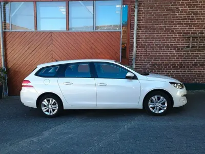 Gebraucht Peugeot 308 SW Active 131 PS (96 kW) 2015 Weiß Kombi