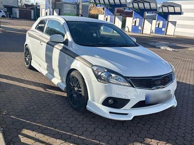 Gebraucht Kia ProCeed 125 PS (91 kW) 2010 Weiß Kleinwagen