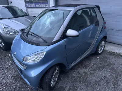 Gebraucht Smart ForTwo Cabrio 84 PS (61 kW) 2011 Blau Cabrio