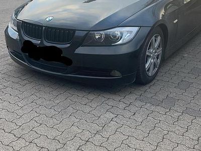 Gebraucht BMW 320 164 PS (120 kW) 2005 Schwarz Kombi