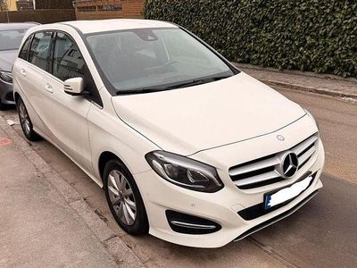 Weiß Gebraucht 2017 Mercedes B180 Van / Kleinbus | 13.900 € (Guter Preis)