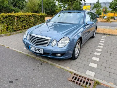 Gebraucht Mercedes E280 Classic 190 PS (139 kW) 2007 Blau Limousine