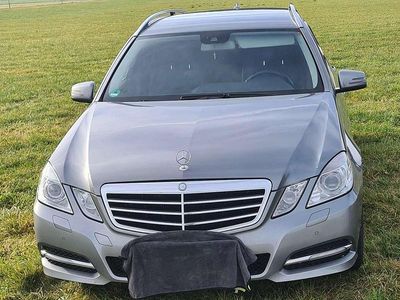Grau Gebraucht 2011 Mercedes E220 Kombi | 10.000 € (Fairer Preis)