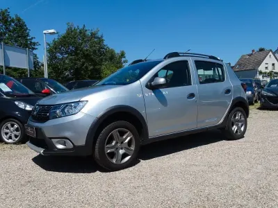 Używany Dacia Sandero Prestige 90 KM (66 kW) 2019 Srebrny Sedan/Limuzyna