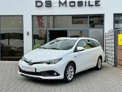 Gebraucht Toyota Auris Hybrid Edition-S 99 PS (72 kW) 2018 Weiß Limousine