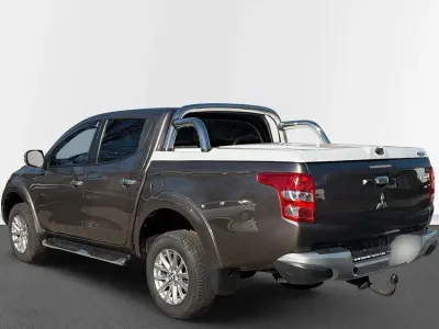 Gebraucht Mitsubishi L200 Top 181 PS (133 kW) 2017 Braun metallic Pickup
