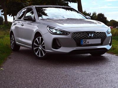 Silber Gebraucht 2017 Hyundai i30 Limousine | 10.000 € (Etwas zu teuer)