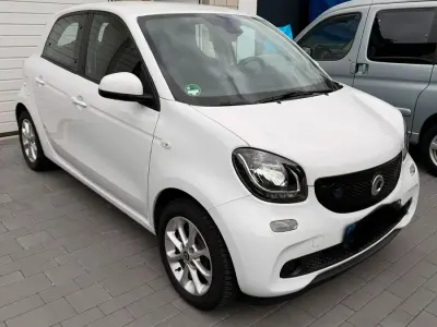 Gebraucht Smart ForFour Electric Drive Passion 59 kW (81 PS) 2019 Weiß Kleinwagen