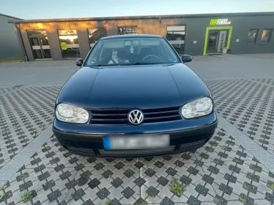 Gebraucht VW Golf IV 75 PS (55 kW) 2000 Blau Limousine