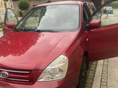 Gebraucht Kia Carnival EX 189 PS (139 kW) 2007 Rot Van / Kleinbus