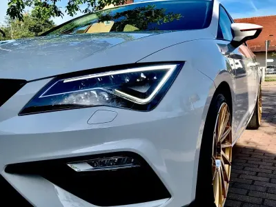 Używany Seat Leon FR 184 KM (135 kW) 2017 Biały Sedan/Limuzyna