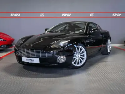 Używany Aston Martin Vanquish 469 KM (344 kW) 2003 Czarny Coupe
