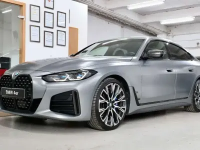 Gebraucht BMW 420 M Sport 190 PS (139 kW) 2023 Frozen pure grey metallic Coupé