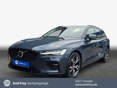 Gebraucht Volvo V60 Plus 197 PS (144 kW) 2025 Denim blue / metallic Kombi