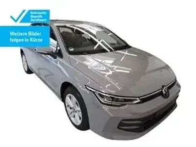 Gebraucht VW Golf VIII Life 116 PS (85 kW) 2025 Grau Limousine