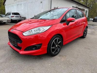 Gebraucht Ford Fiesta ST-Line 101 PS (74 kW) 2016 Rot Limousine