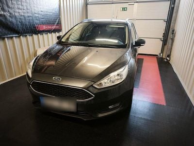 Usata Ford Focus 120 CV (88 kW) 2016 Grigio Station wagon