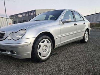 Grau Gebraucht 2001 Mercedes C180 Classic Limousine | 1.950 € (Guter Preis)