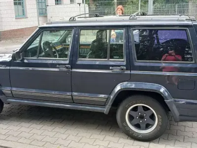 Gebraucht Jeep Cherokee Limited 185 PS (136 kW) 1992 Blau SUV