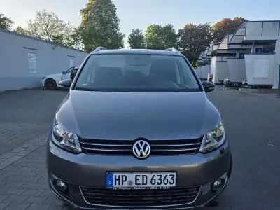 Gebraucht VW Touran Style 105 PS (77 kW) 2011 Silber Van / Kleinbus