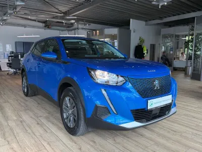 Gebraucht Peugeot e-2008 Active 100 kW (136 PS) 2021 Blau SUV