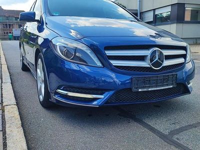 Mercedes B200
