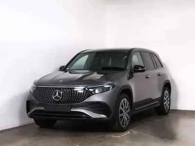 Gebraucht Mercedes EQB250 139 kW (190 PS) 2025 Mountaingrau  met. SUV
