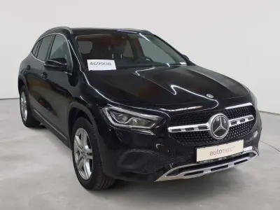 Gebraucht Mercedes GLA220 Progressive 190 PS (139 kW) 2023 Kosmosschwarz metallic SUV