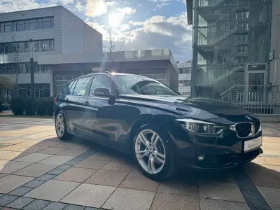 Używany BMW 330 Sport Line 258 KM (189 kW) 2019 Czarny Kombi