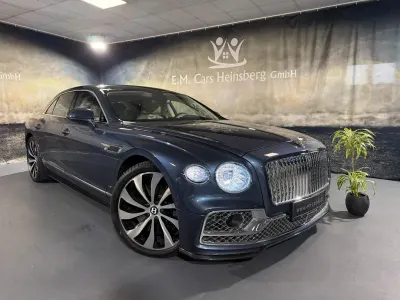 Usata Bentley Flying Spur 551 CV (405 kW) 2022 Grigio Berlina
