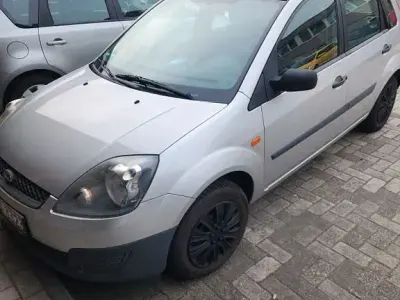 Gebraucht Ford Fiesta Ambiente 69 PS (50 kW) 2006 Silber Kleinwagen