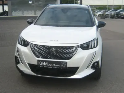 Gebraucht Peugeot 208 Allure 101 PS (74 kW) 2024 Schwarz Kleinwagen