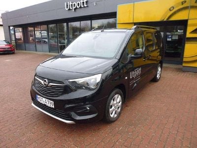 Gebraucht Opel Combo Ultimate 131 PS (96 kW) 2022 Diamant schwarz/karbon schwarz Van / Kleinbus