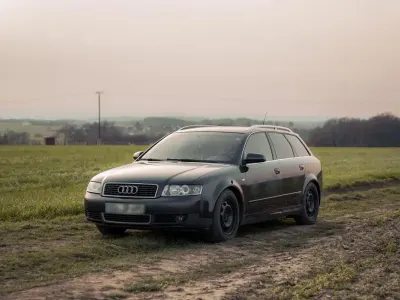 Second-hand Audi A4 131 CP (96 kW) 2002 Negru Break