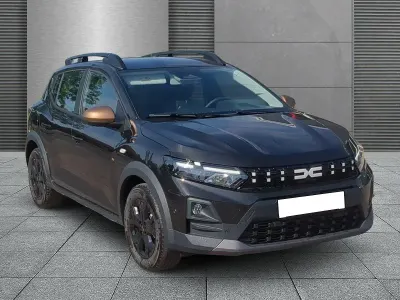 Neu Dacia Sandero Extreme 122 PS (89 kW) 2026 Perlmuttschwarz SUV