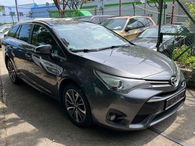 gebraucht Toyota Avensis 2,0-l-D-4D Executive Kombi 2016 Euro6