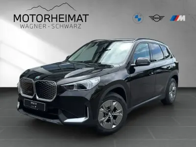 Neu BMW iX1 Performance 230 kW (313 PS) 2026 Schwarz SUV