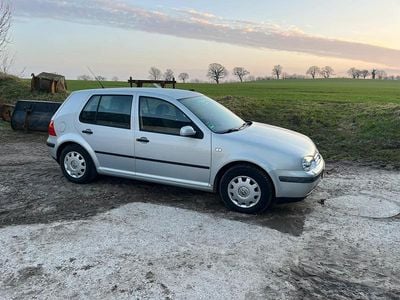Gebraucht VW Golf IV 100 PS (73 kW) 2000 Silber Kleinwagen