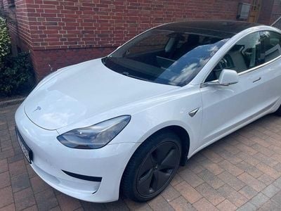 Weiß Gebraucht 2020 Tesla Model 3 Limousine | 17.300 € (Guter Preis)
