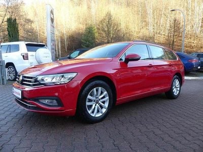 Rot Gebraucht 2023 VW Passat Business Kombi | 18.990 € (Superpreis)