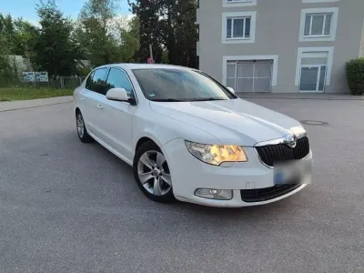 Gebraucht Skoda Superb Comfort 160 PS (117 kW) 2009 Weiß Limousine
