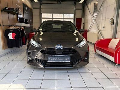 Gebraucht Toyota Yaris Hybrid Basis 116 PS (85 kW) 2022 Marlingrau metallic Limousine