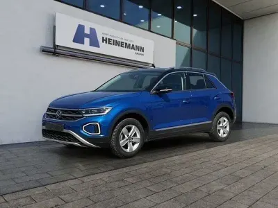 Usata VW T-Roc Life 110 CV (80 kW) 2023 Blu SUV