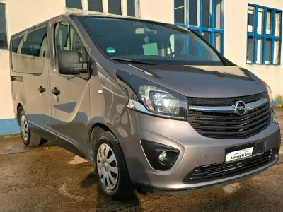 Gebraucht Opel Vivaro 145 PS (106 kW) 2017 Braun Van / Kleinbus