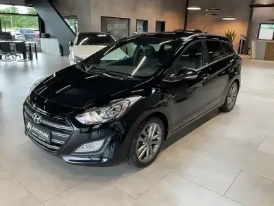 Gebraucht Hyundai i30 Passion 135 PS (99 kW) 2016 Schwarz Kombi
