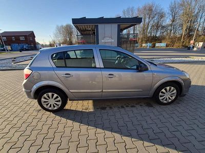 Gebraucht Opel Astra 105 PS (77 kW) 2005 Silber Limousine