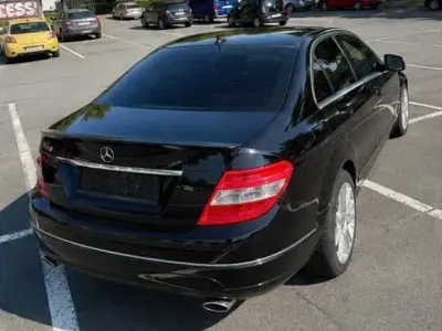 Gebraucht Mercedes C230 Avantgarde 204 PS (150 kW) 2009 Schwarz Limousine
