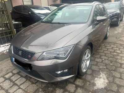 Grau Gebraucht 2015 Seat Leon ST FR Kombi | 12.900 € (Guter Preis)